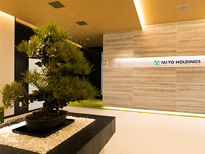 池袋本社エントランス