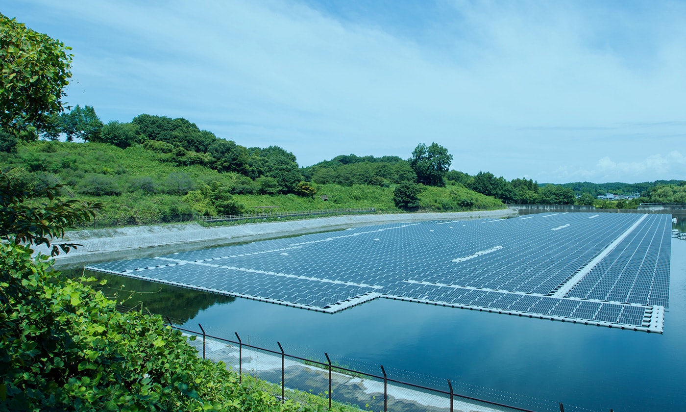 エネルギー問題への取り組みで、<br>太陽光発電事業をスタート。